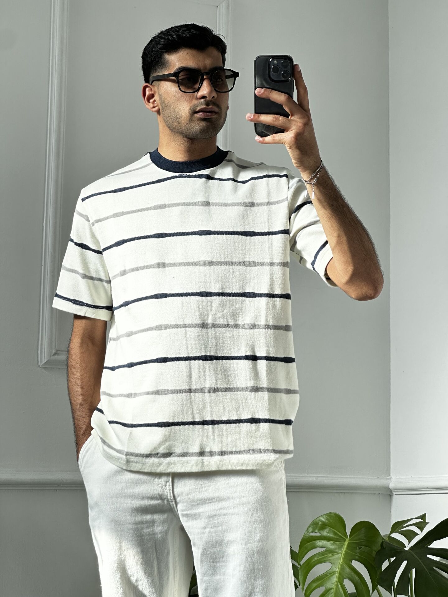 Yatay Gri Çizgili Penye Kumaş T-shirt